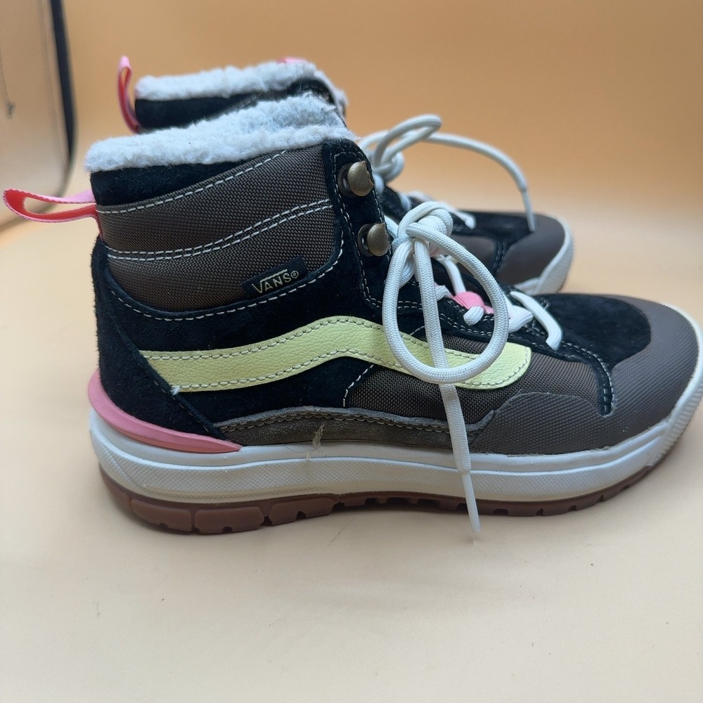 Vans UltraRange Hi MTE High Top Sneaker Black Brown Pink Women's Size 5.5